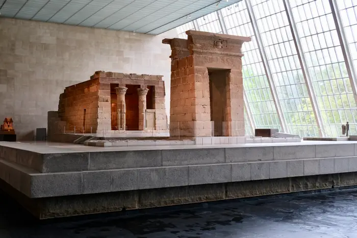 A photo of the Temple of Dendur inside The Met